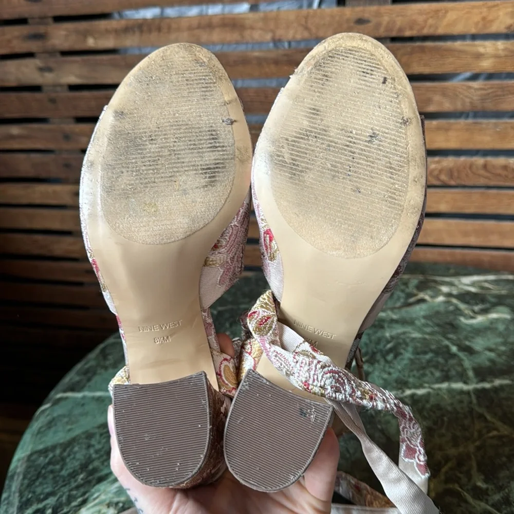 Nine West Tapestry block heels with ankle ties 8.5 comfortable! - Picture 7 of 9